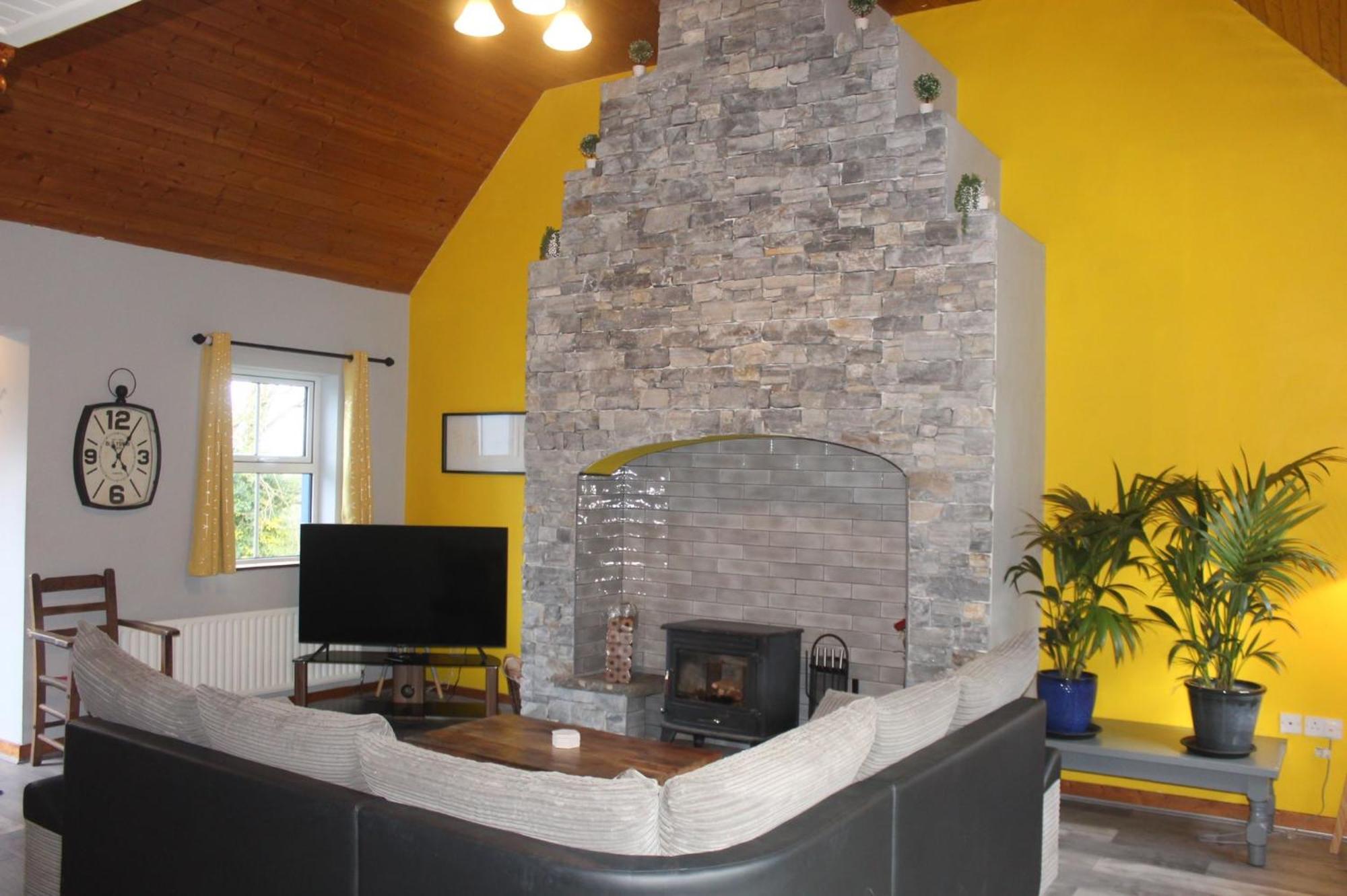 Corofin  Riverside Cottage In The Burren מראה חיצוני תמונה