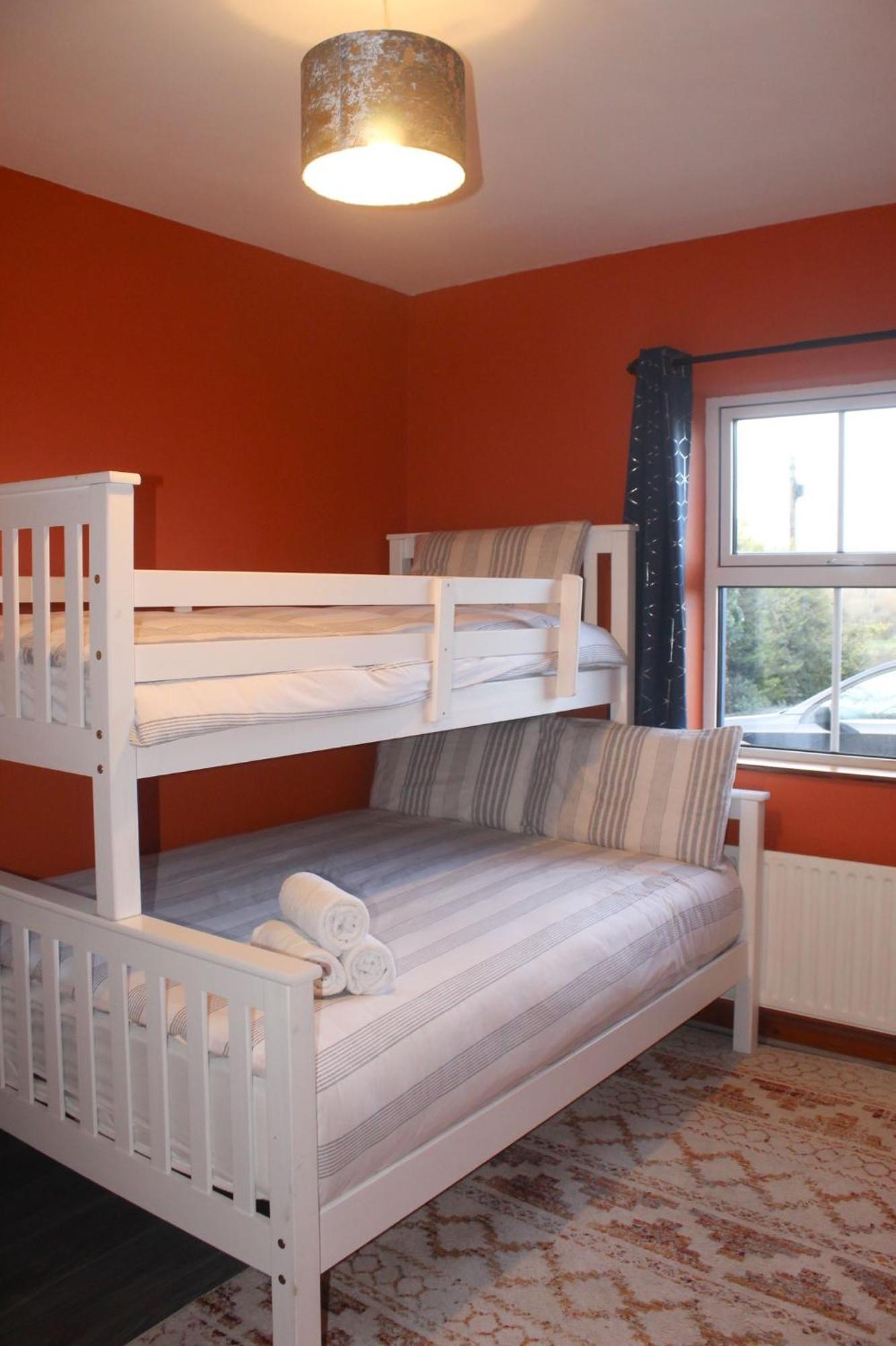 Corofin  Riverside Cottage In The Burren מראה חיצוני תמונה